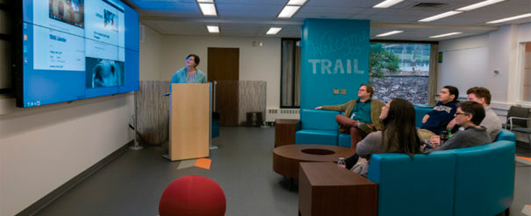 La Universidad de Washington instala un gran videowall en su nueva sala de colaboración multidisciplinar
